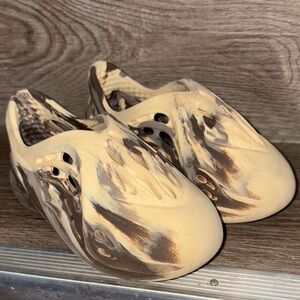 Yeezy Kids' Cream and Brown Sneakers